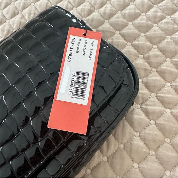 Designer Patent embossed leather clutch - Picture 4 of 7